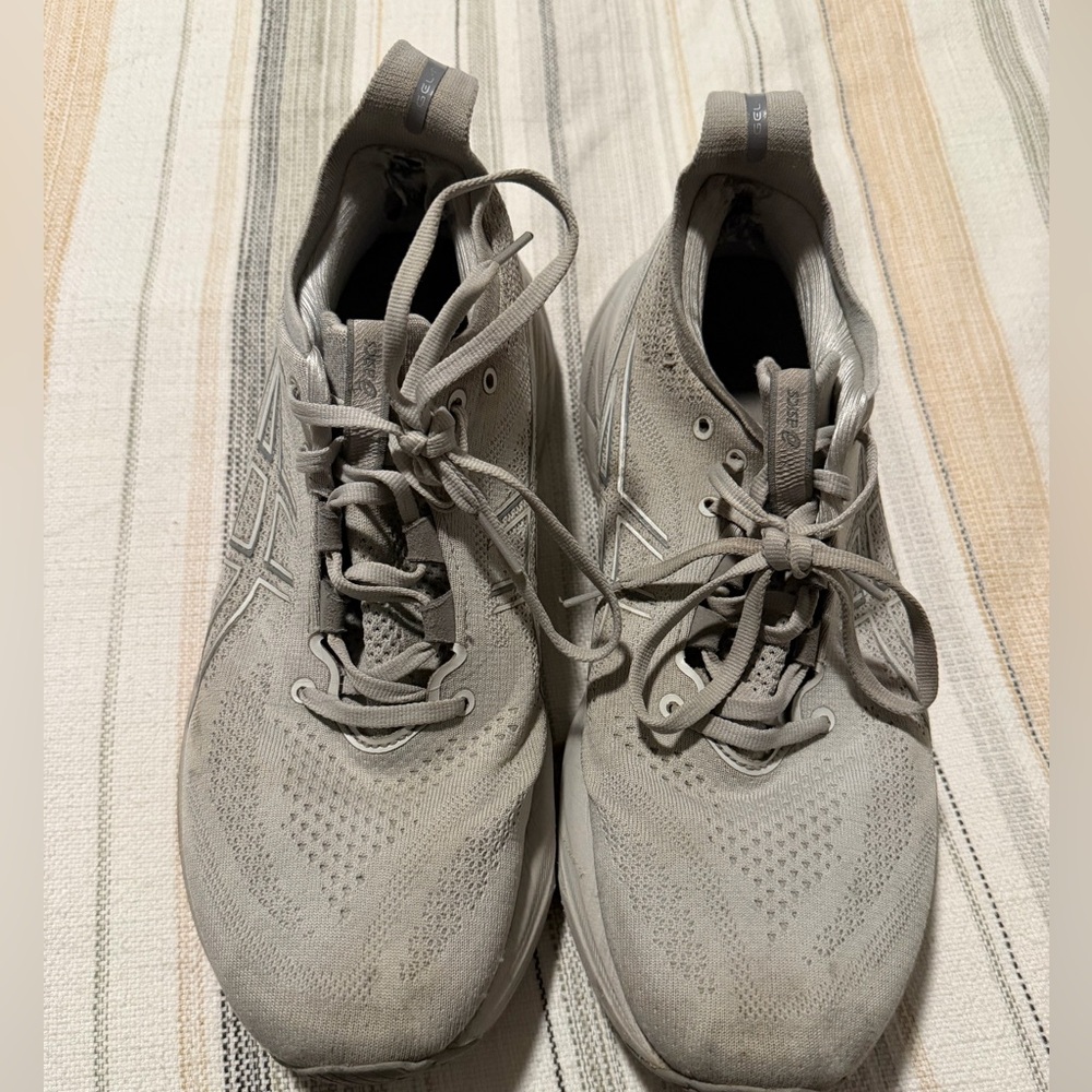 Asics Gel Nimbus 26 Running Shoes in Concrete Pure Silver